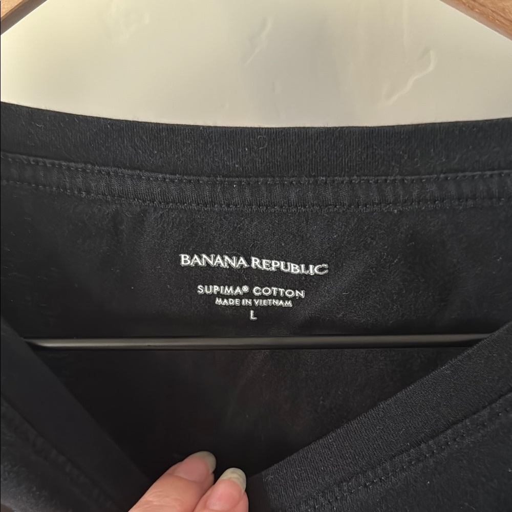 Banana Republic Black Boxy Crop T-Shirt - Picture 2 of 4